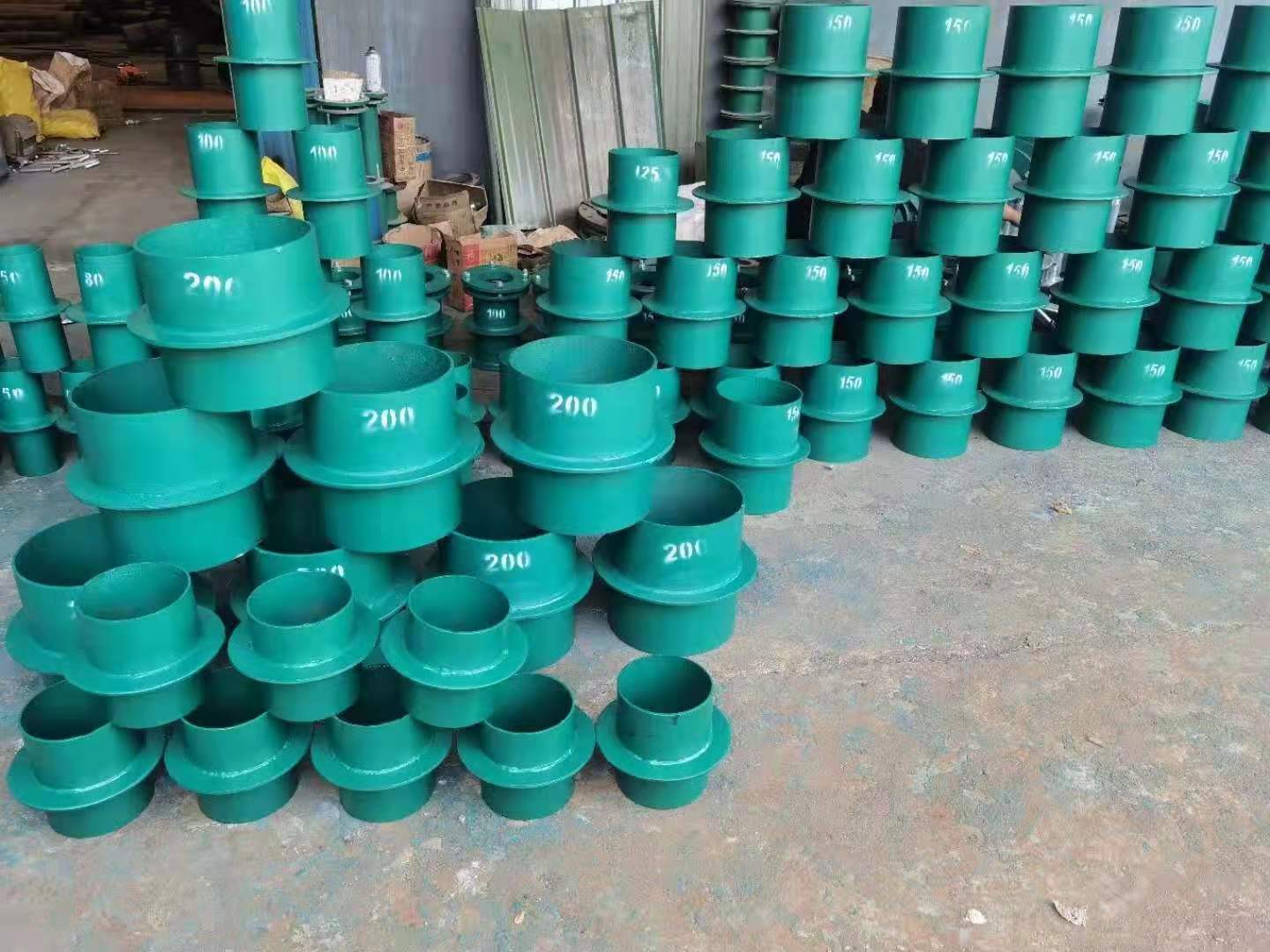 隨土建施工一齊安裝管道穿混凝土構造的剪力牆基礎、穿梁、穿異型